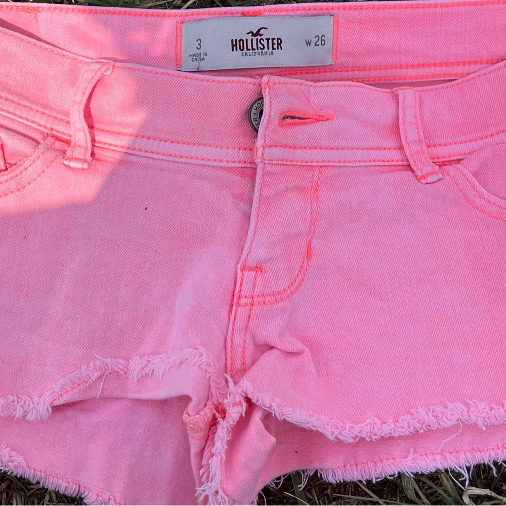 EUC Hollister hot pink jean shorts size 3.